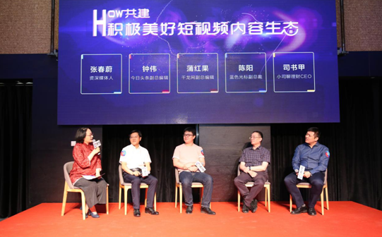 2000年人均工资_2018年 人均读书